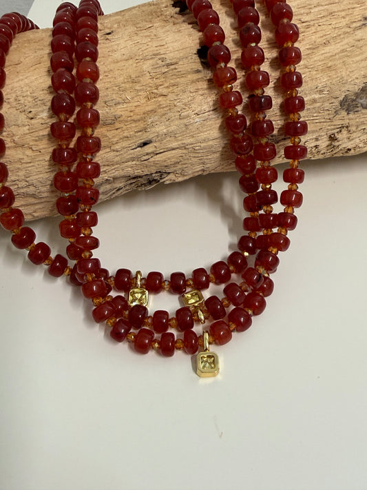 Collar en Carnelian y Zirconia