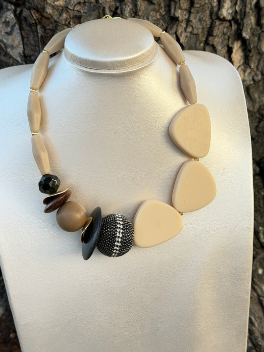 Collar Ivory Terra- combinara con todo