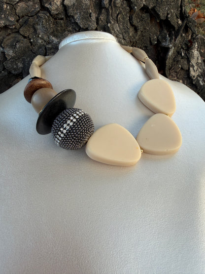 Collar Ivory Terra- combinara con todo