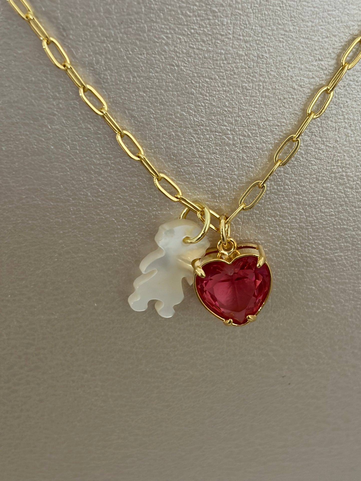Amor de Mamá – Collar con Dije Niño/Niña en Madre Perla