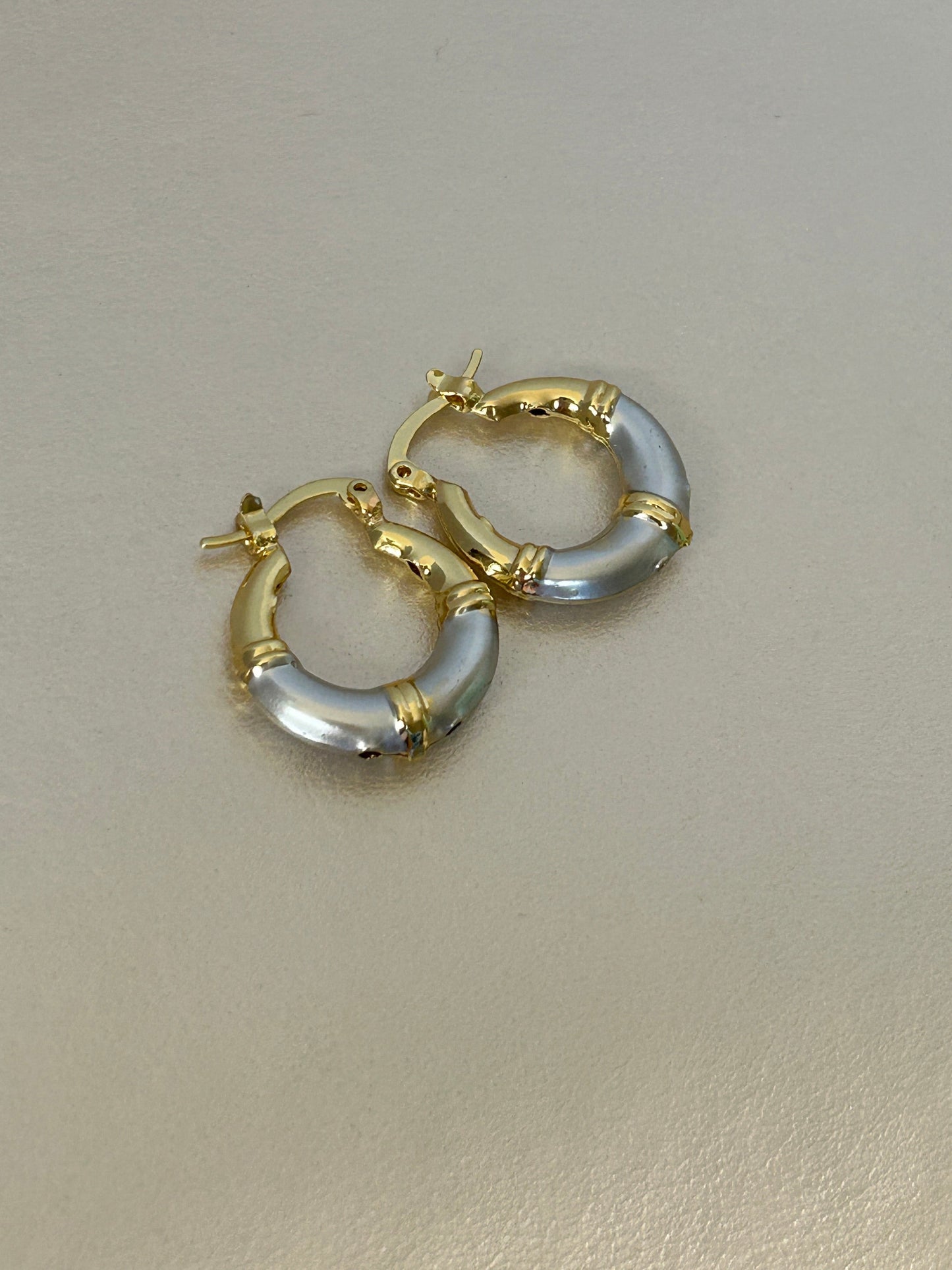 Two tones hoops
