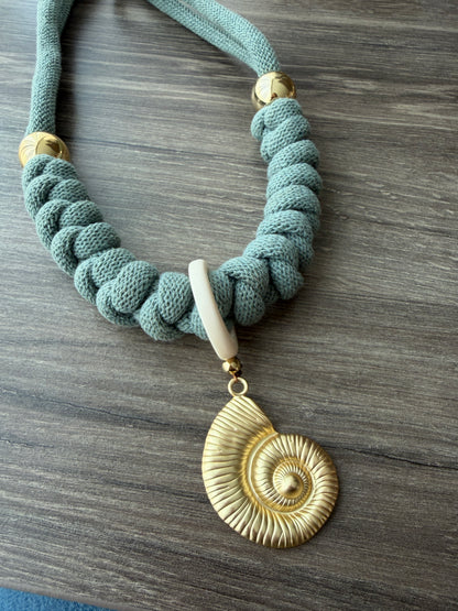 Collar Bahia encantada- ☀️5 collares en 1☀️charms removibles🐟puedes mojarlo