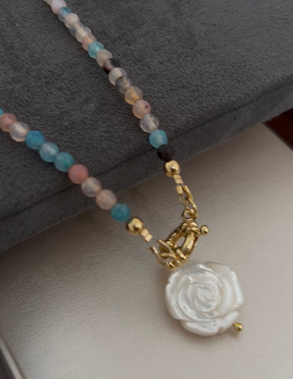 Collar las rosas de mamá