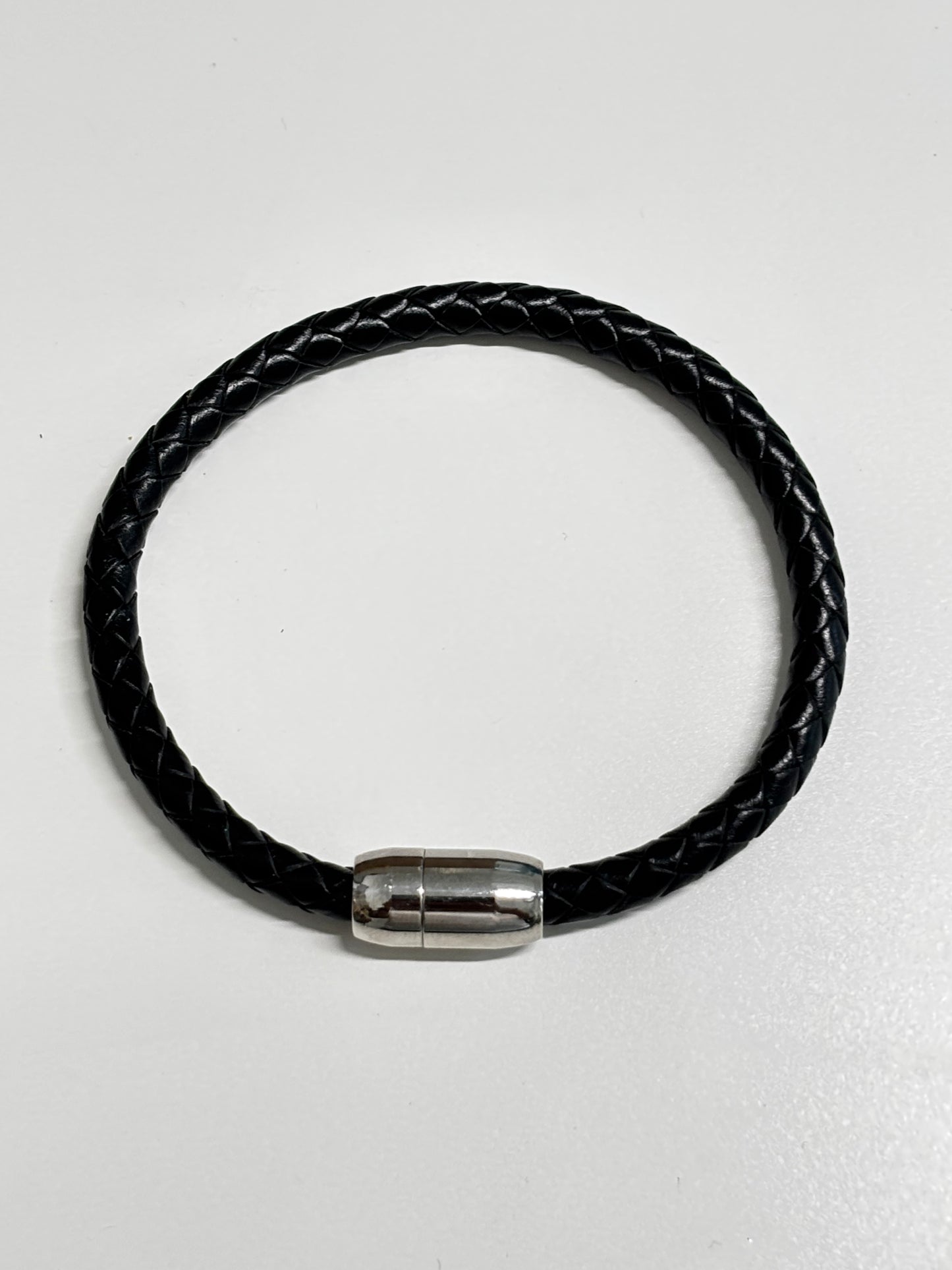 Pulsera en cuero (leather bracelet)