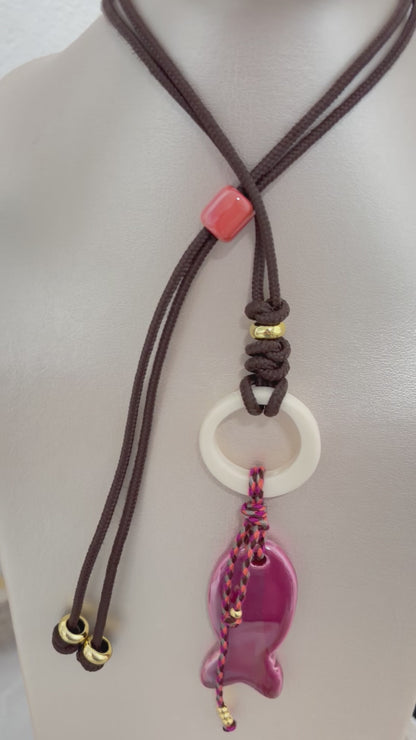Collar 3 en 1 ( color marrón con pez color magenta)