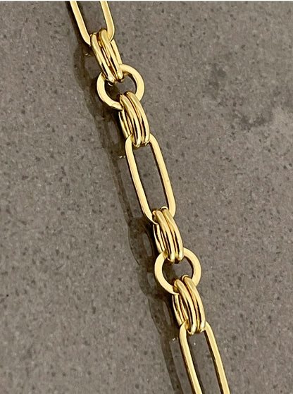 Adjustable bracelet with oval link