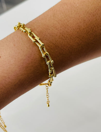 Adjustable bracelet u shape